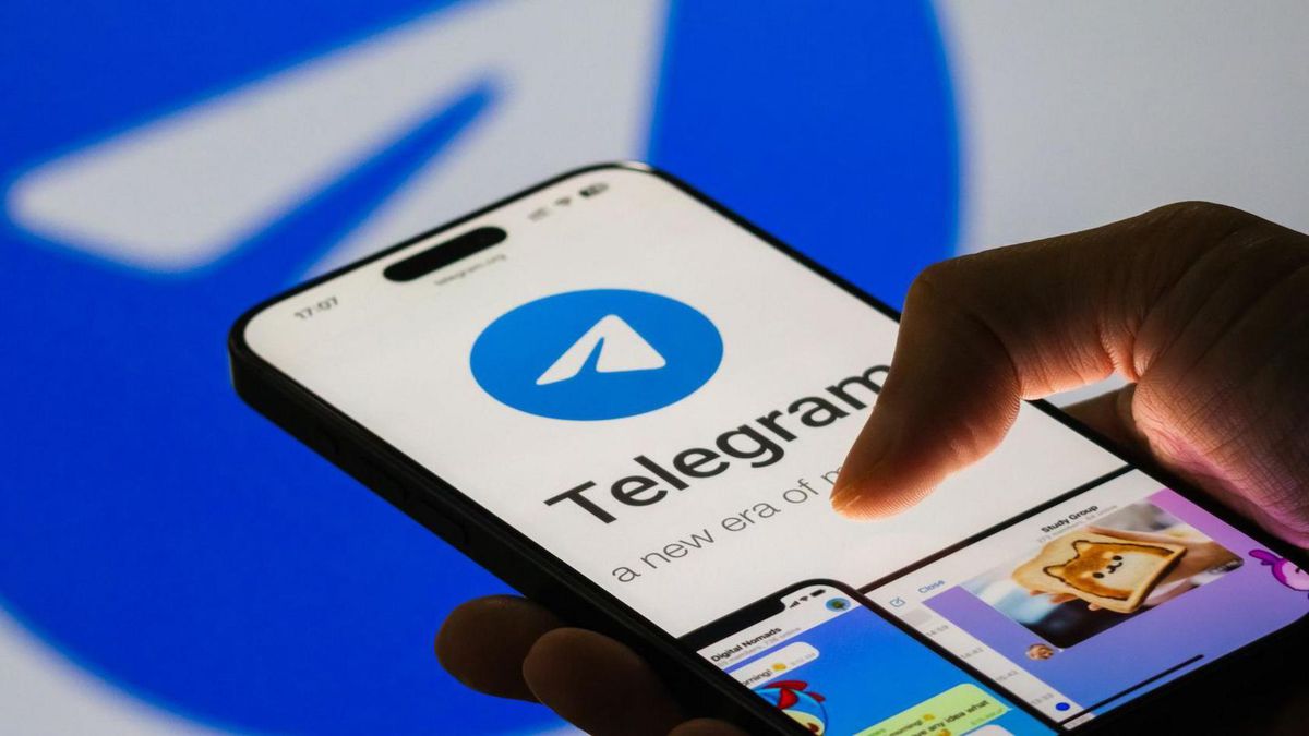 Telegram logosu ve kripto para sembolleri içeren bir görsel.