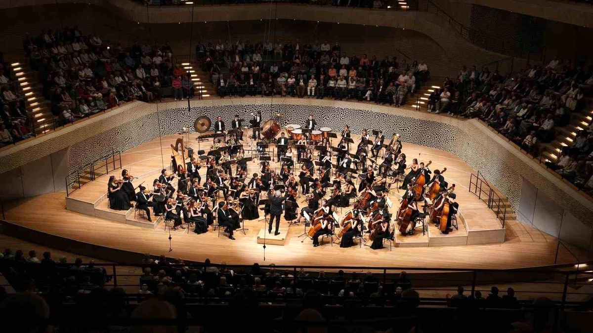 Türkiye Gençlik Filarmoni Orkestrası 20'nci yılını 'Müziğin Sihri' turnesiyle kutluyor