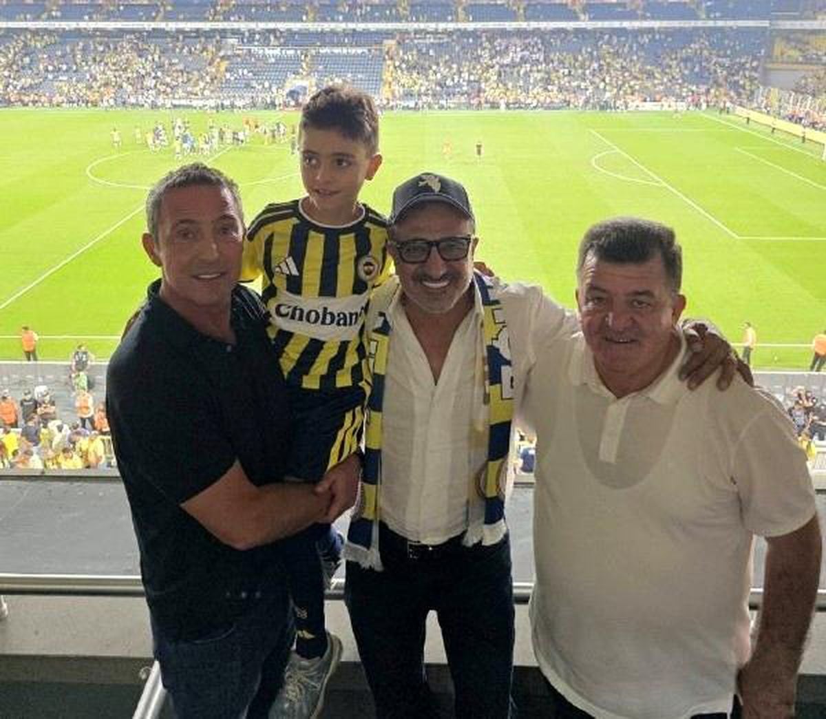 Erzincanspor Başkanı Alaattin Yavuz Güneş, Ali Koç ve Hamdi Ulukaya ile görüşürken