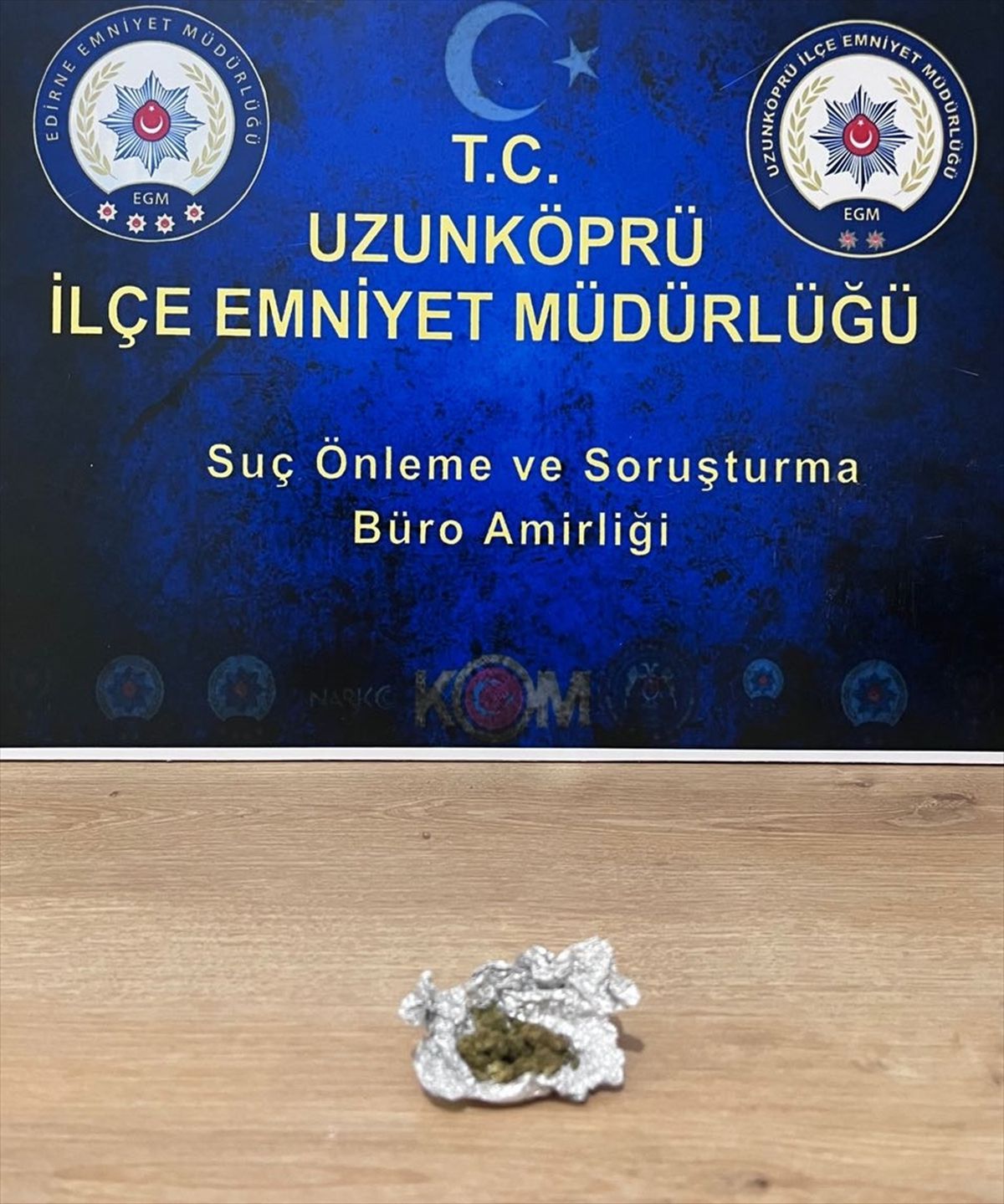 Uzunköprü'de içinde bulundukları araçta uyuşturucu ele geçirilen 2 şüpheli gözaltına alındı