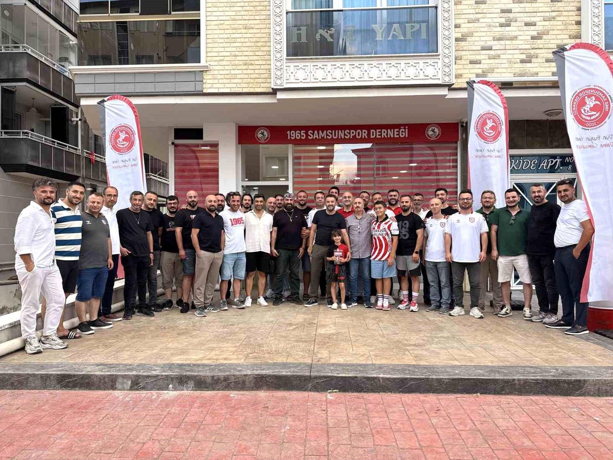 Av. Murat Demirtaş, 1965 Samsunspor Derneği'nin yeni başkanı olarak görünüyor.