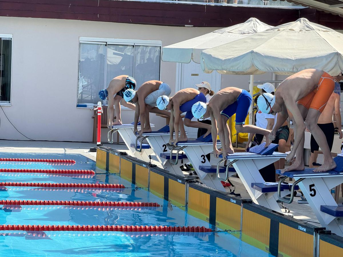 39. Uluslararası Prens Adaları Yüzme Şampiyonası Kınalıada'da Başladı: 600 Sporcu Madalya İçin Kulaç Attı