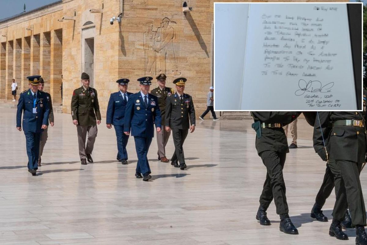 ABD Genelkurmay Başkanı'ndan Anıtkabir ziyareti! İşte Özel Defter'e yazdığı not
