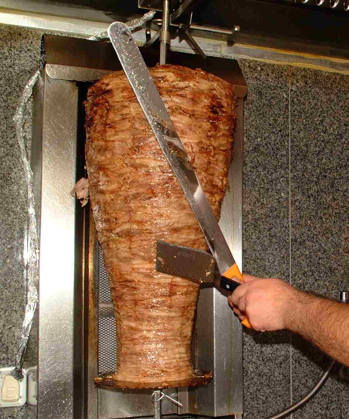 Barth Tren İstasyonu'nda Döner Kavgası: 3 Yaralı, Anayasa Karşıtı Söylem Soruşturması