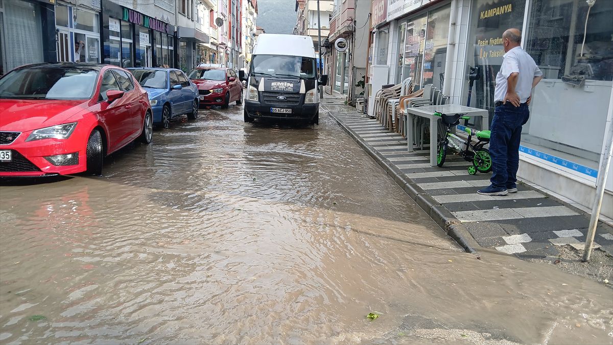Amasya Taşova'da şiddetli fırtına ve sağanak yağışın etkileri