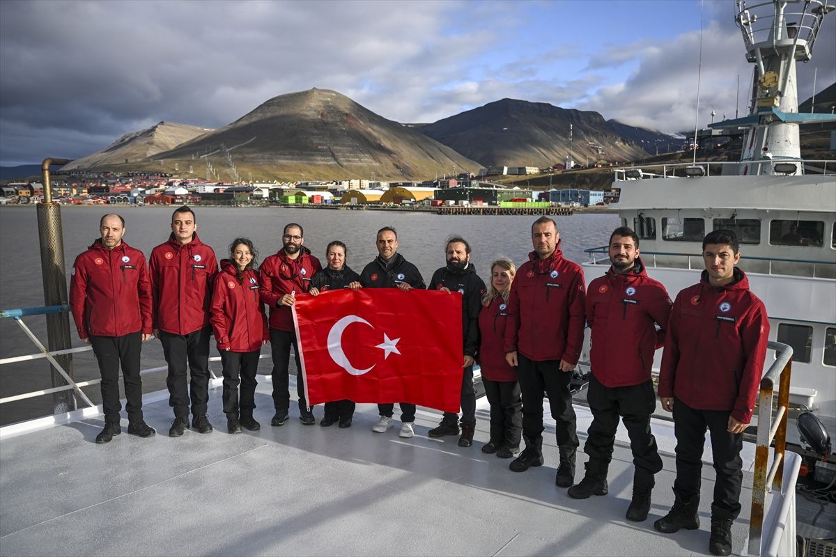 Bakan Kacır: 300'e yakın bilim insanı kutup seferlerine katıldı