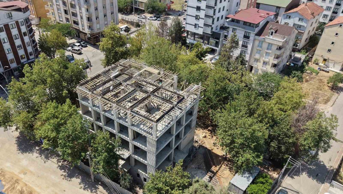 Çayırova Özgürlük Mahallesi'ne bilgi evi ve aile sağlığı merkezi: Kaba inşaatta sona yaklaşıldı