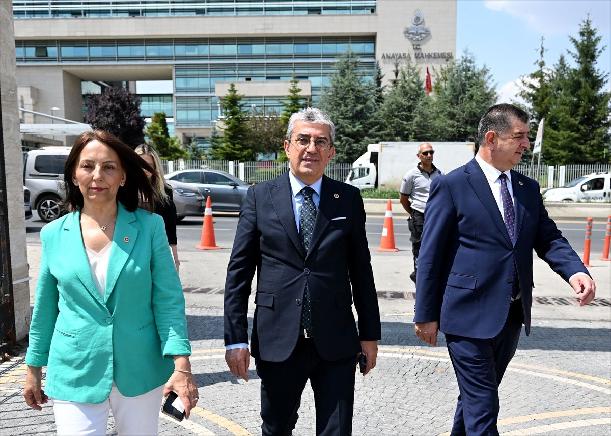 CHP'den bazı kanunlarda düzenlemelerin iptali için AYM'ye başvuru