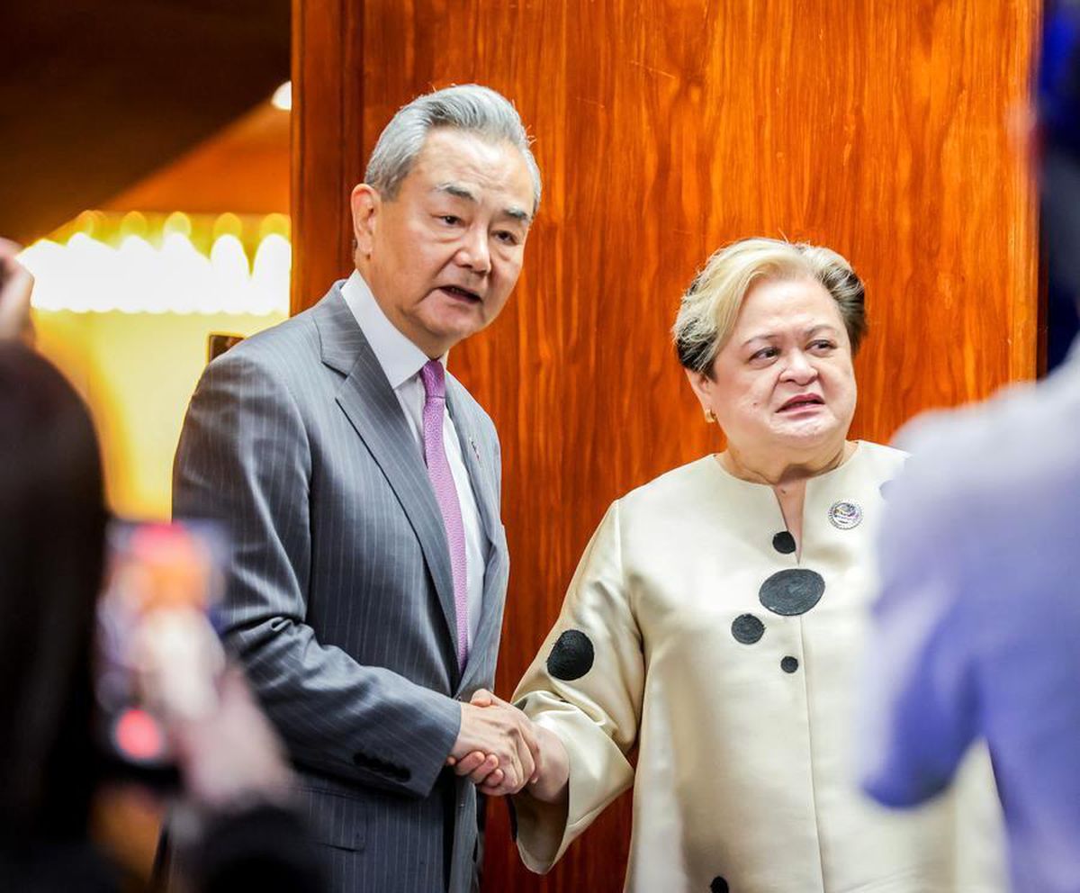 Çin Dışişleri Bakanı: İkili İlişkiler Kritik Bir Dönemeçte, Filipinler Doğru Kararlar Almalı