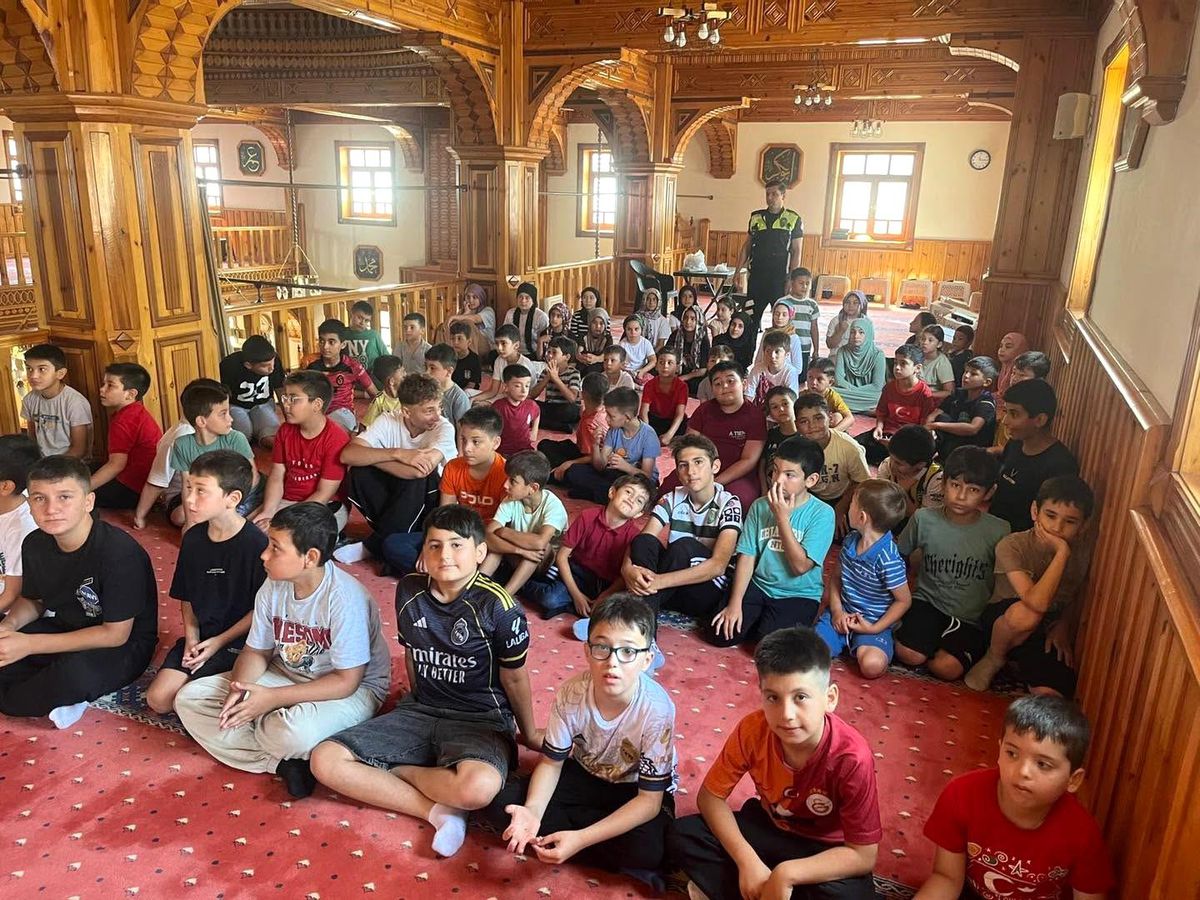 Cumayeri'nde yaz Kur'an kursu öğrencilerine trafik bilinci eğitimi