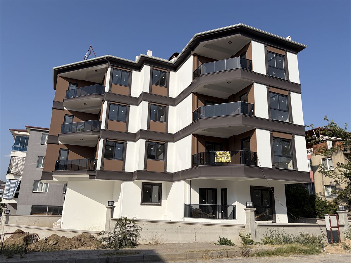 Denizli'de 3. kattan düşen çocuk yaralandı