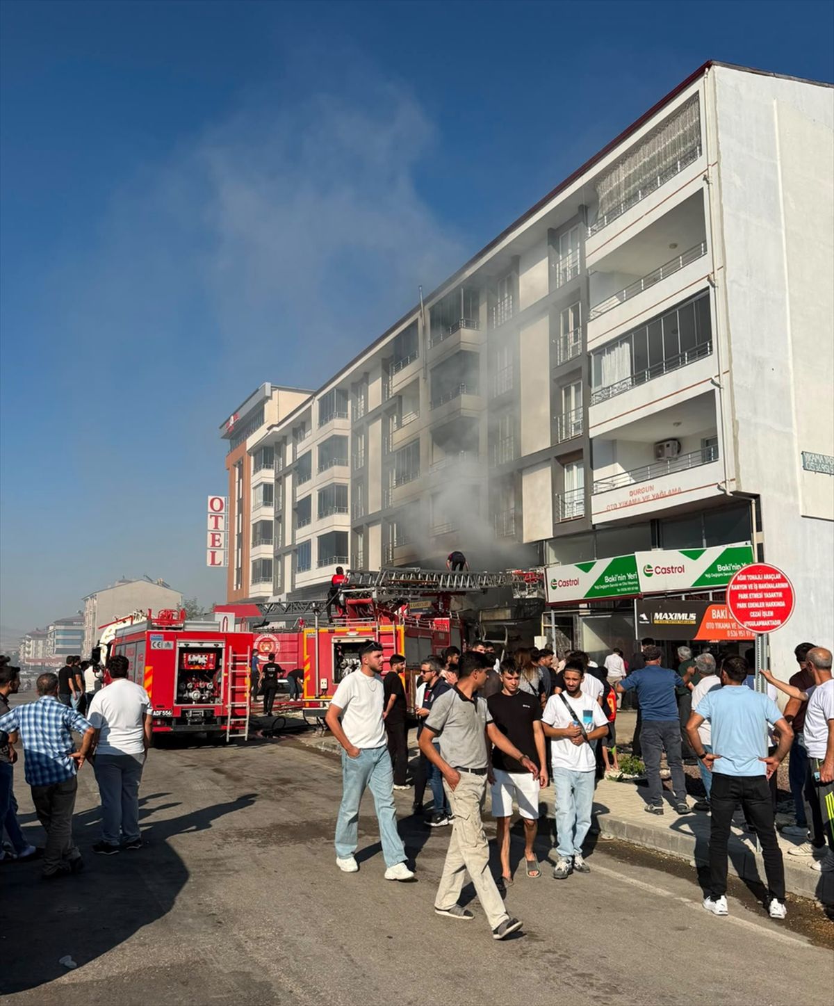 Elazığ'da iş yeri yangını paniği