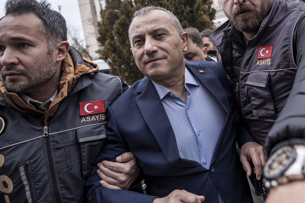 Eski Vali işkenceci çıktı! Sosyal medya kullanıcısına neler yaptırmış neler