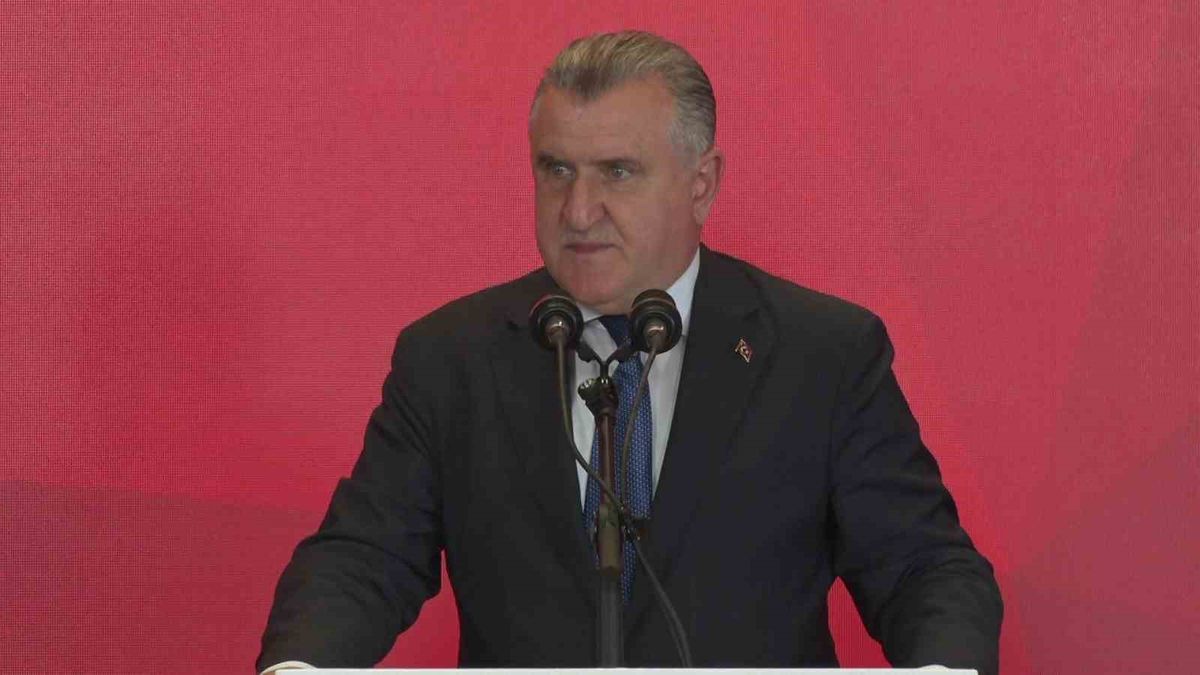 Bakan Bak: 2026-2027 sezonunun başarılı olmasını diliyorum