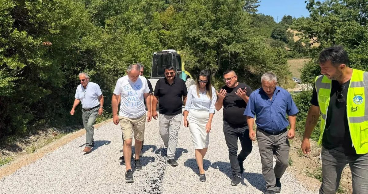 Gerze Kaymakamı'ndan Abdaloğlu köyü yol çalışmalarına inceleme