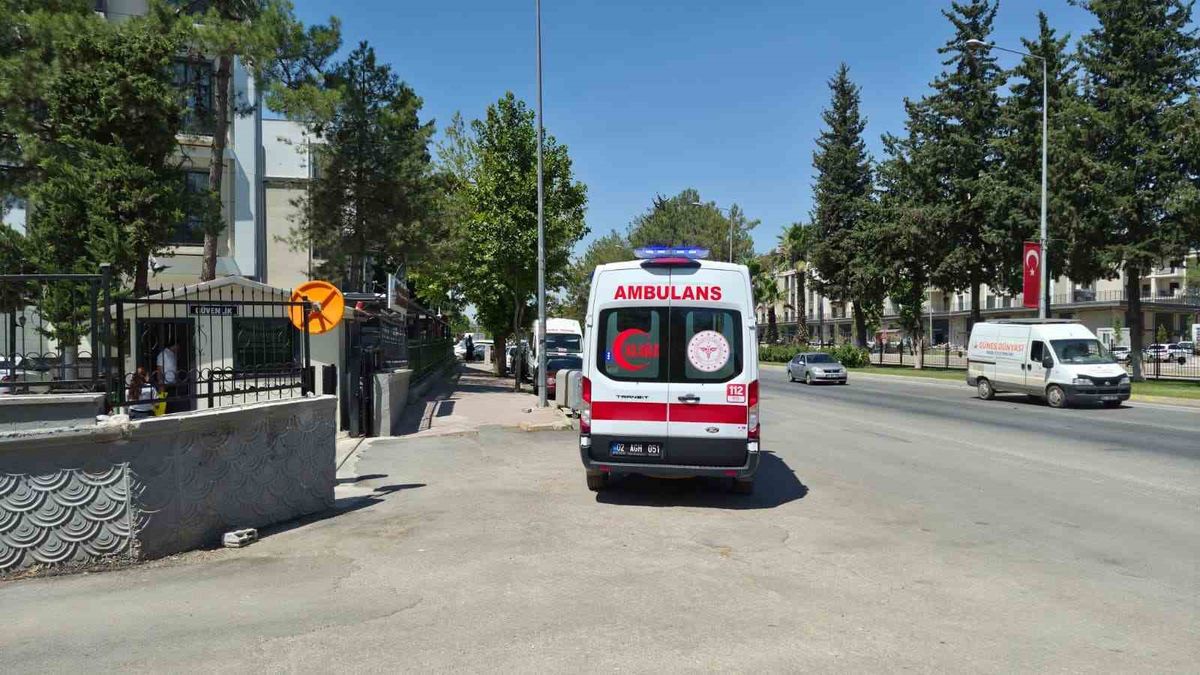 Adıyaman'da Yayaya Hafif Ticari Araç Çarptı: 1 Yaralı