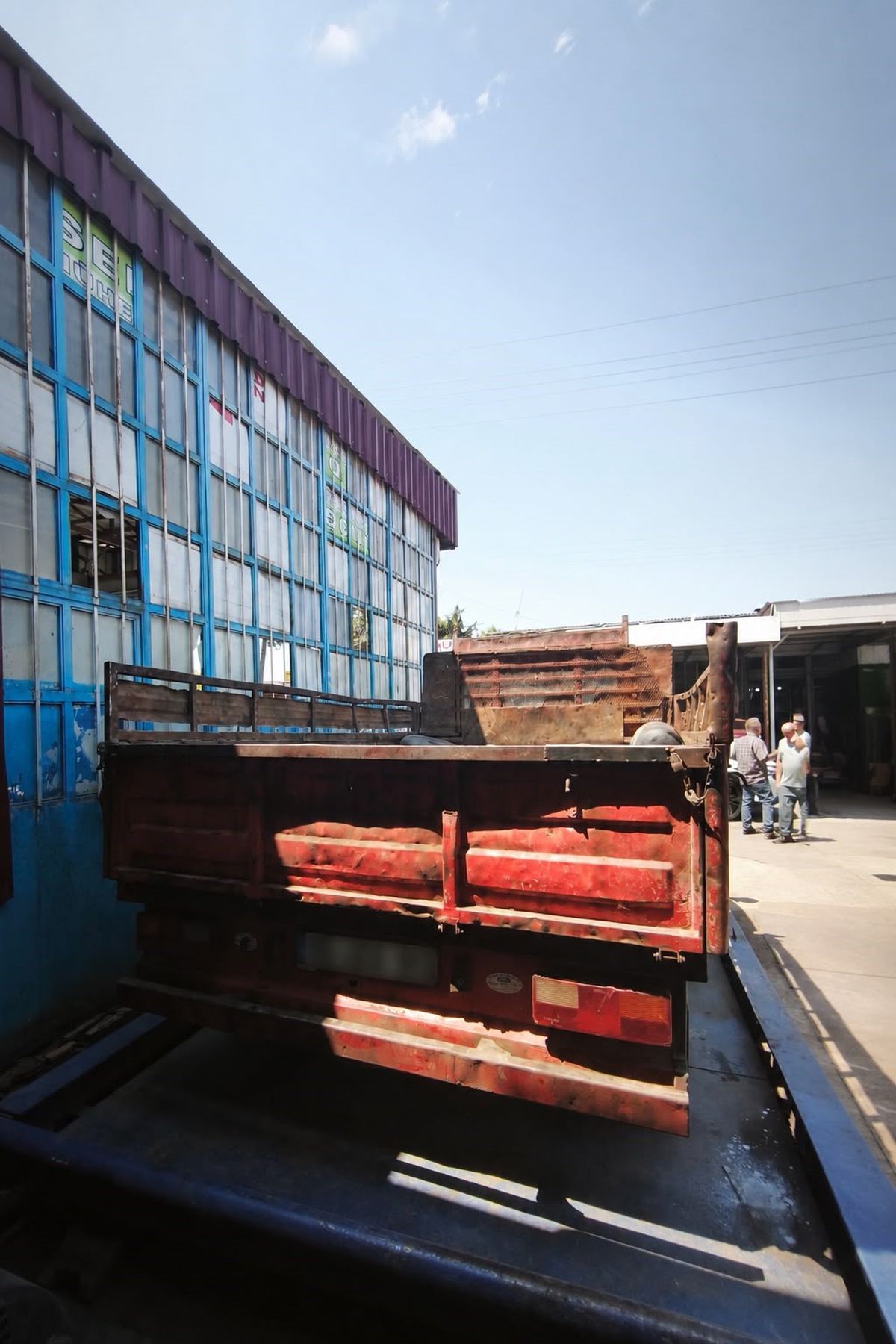 Samsun'da hurda kasa taşıyan kamyonete ceza