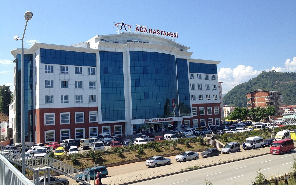 Giresun'da Kalp Krizi Şüphesiyle Hastaneye Başvuran Hasta 'Kas Ağrısı' Tanısıyla Taburcu Edildi, Kalbi Durdu; Bakanlık Soruşturma İzni Verdi