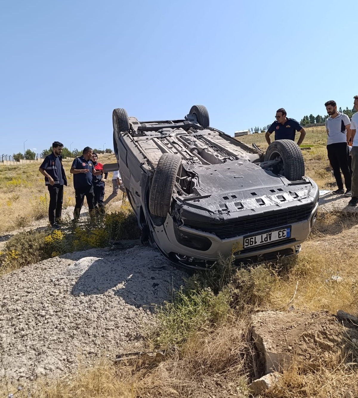 Van'ın Erciş ilçesinde kamyonet takla attı: 4 yaralı