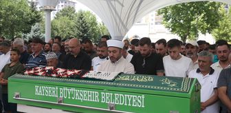 Kayseri'de düğün konvoyundaki kazada ölen kadının cenazesi toprağa verildi