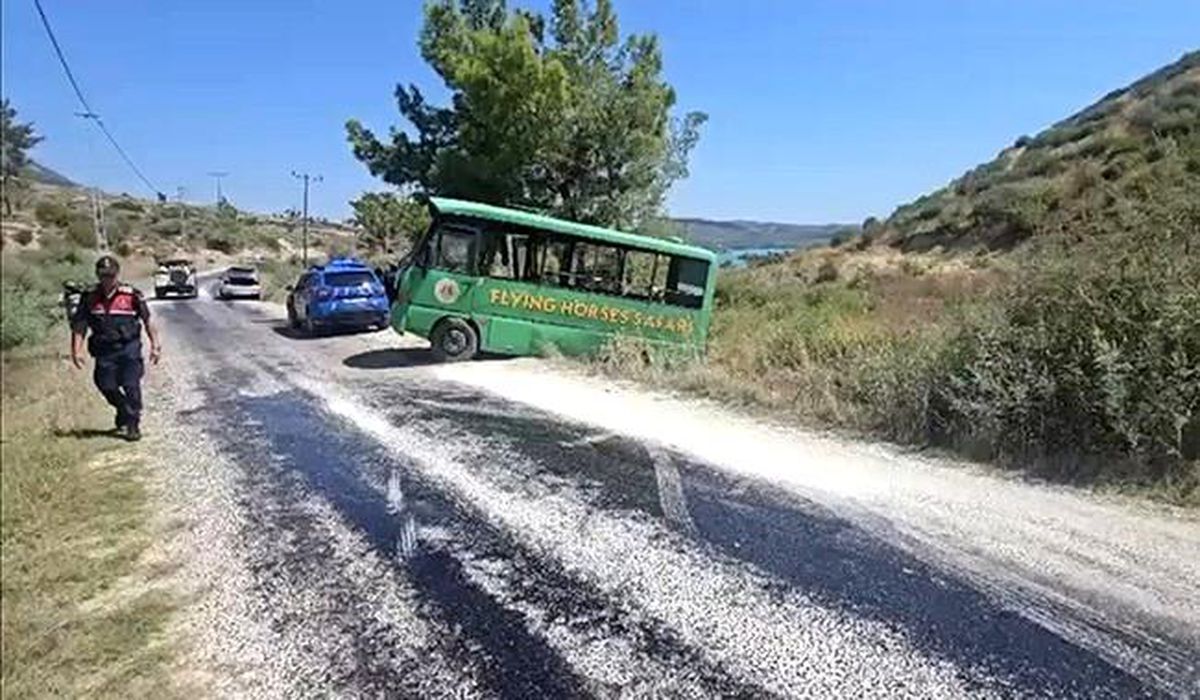 Manavgat'ta safari aracı kaza yaptı: 2 yaralı