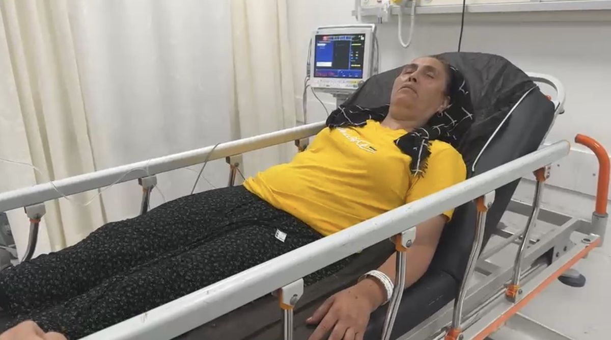 Mersin'de bir evin balkonunda elektrik akımına kapılarak yaralanan anneanne.