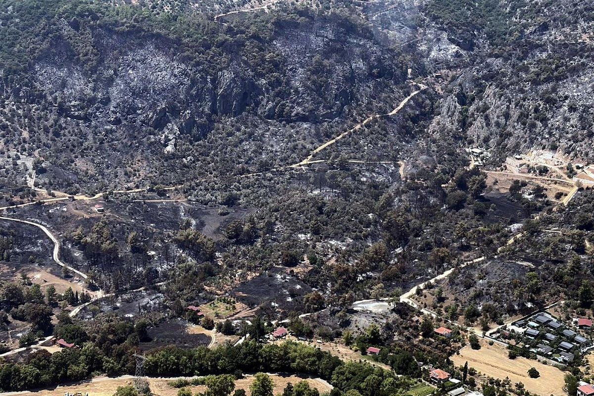 Fethiye’deki yangının tahribatı havadan görüntülendi