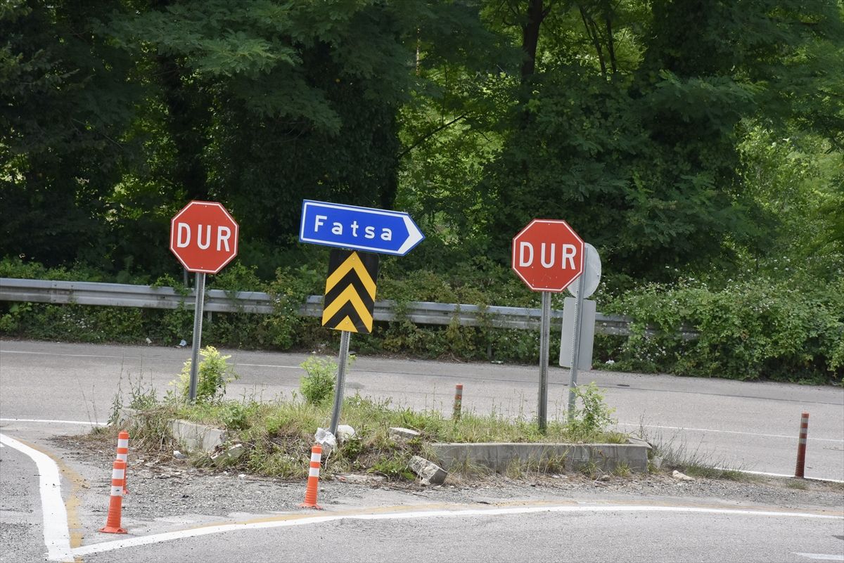 Ordu'da sürücüleri zorlayan kavşakta tabela sayısı 29'dan 19'a indirildi