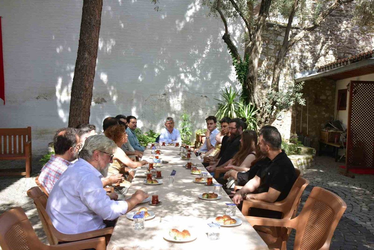 Rektör Kaçar'dan Klasik Diller Yaz Kursu Öğrencilerine Ziyaret