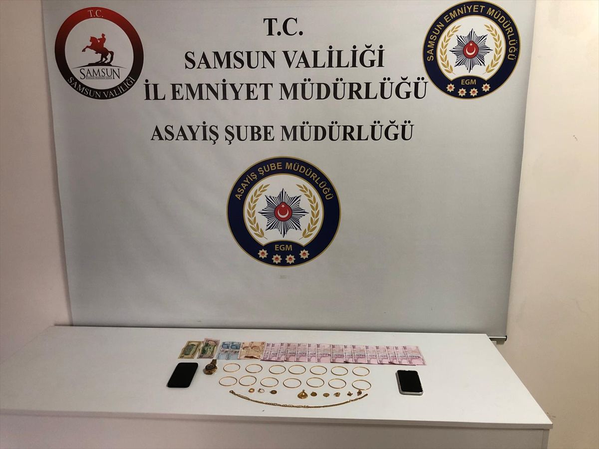 Samsun'da telefonla dolandırıcılık operasyonunda yakalanan şüpheliler