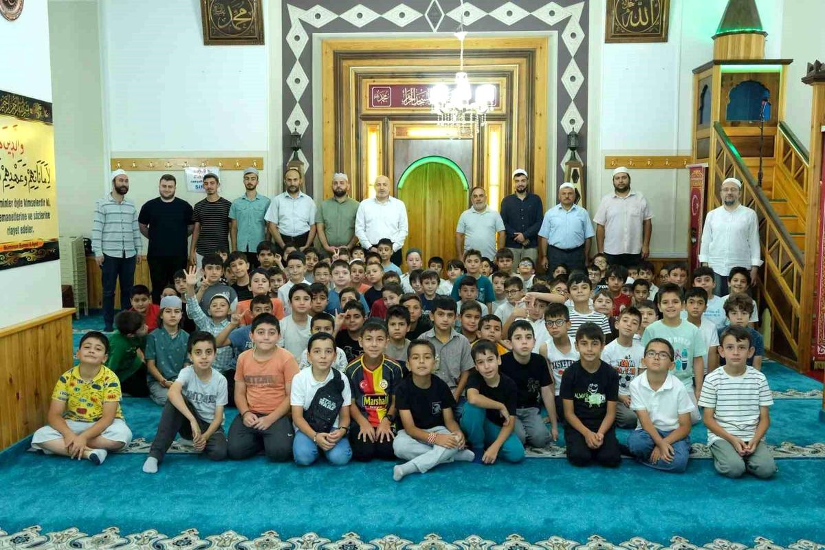 Şemseddin Uçar Camii'nde hafızlık adayları yetişiyor