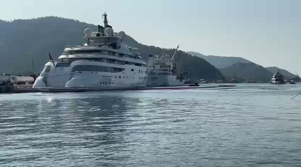 Manchester City'nin sahibi Şeyh Mansur'un süper yatı A+, üçüncü kez Marmaris'te yakıt ikmali yaptı