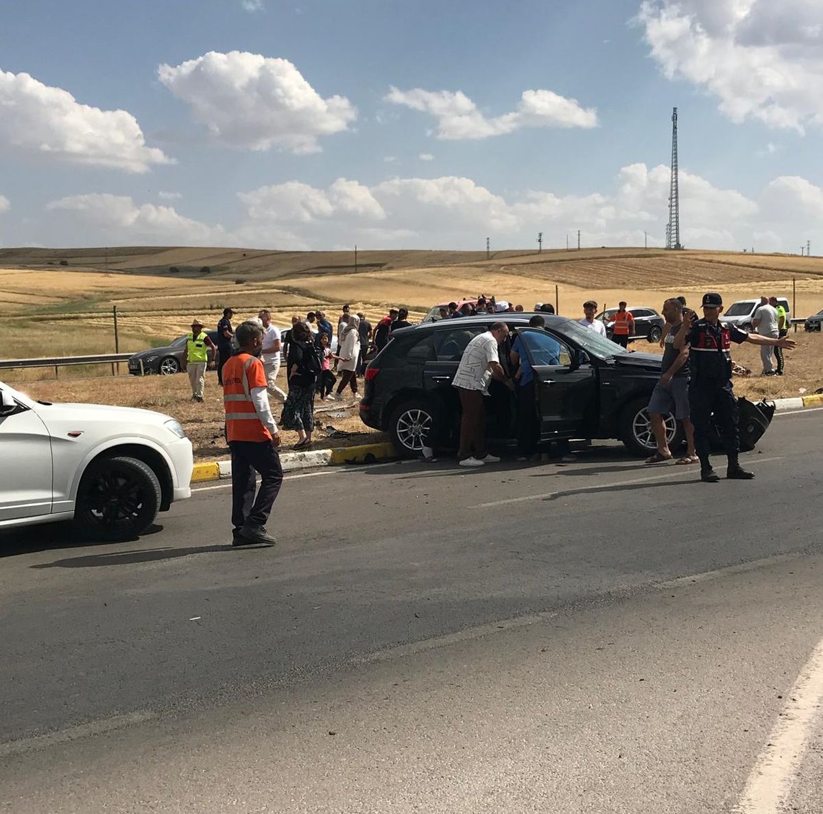 Şarkışla'da feci kaza: 1 ölü, 8 yaralı