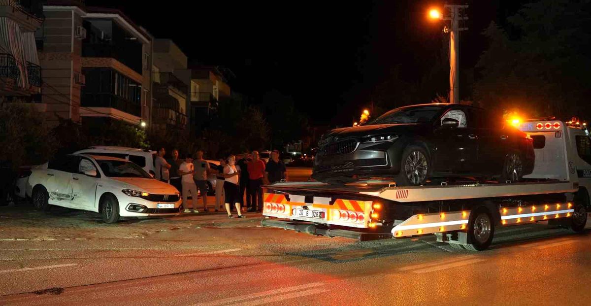 Tali yoldan çıkan otomobil 5 aracın karıştığı zincirleme kazaya neden oldu