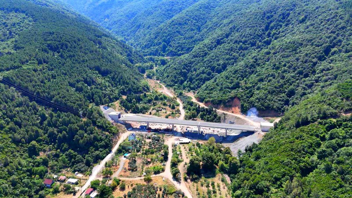 Yalova-Armutlu yolu tamamlanıyor
