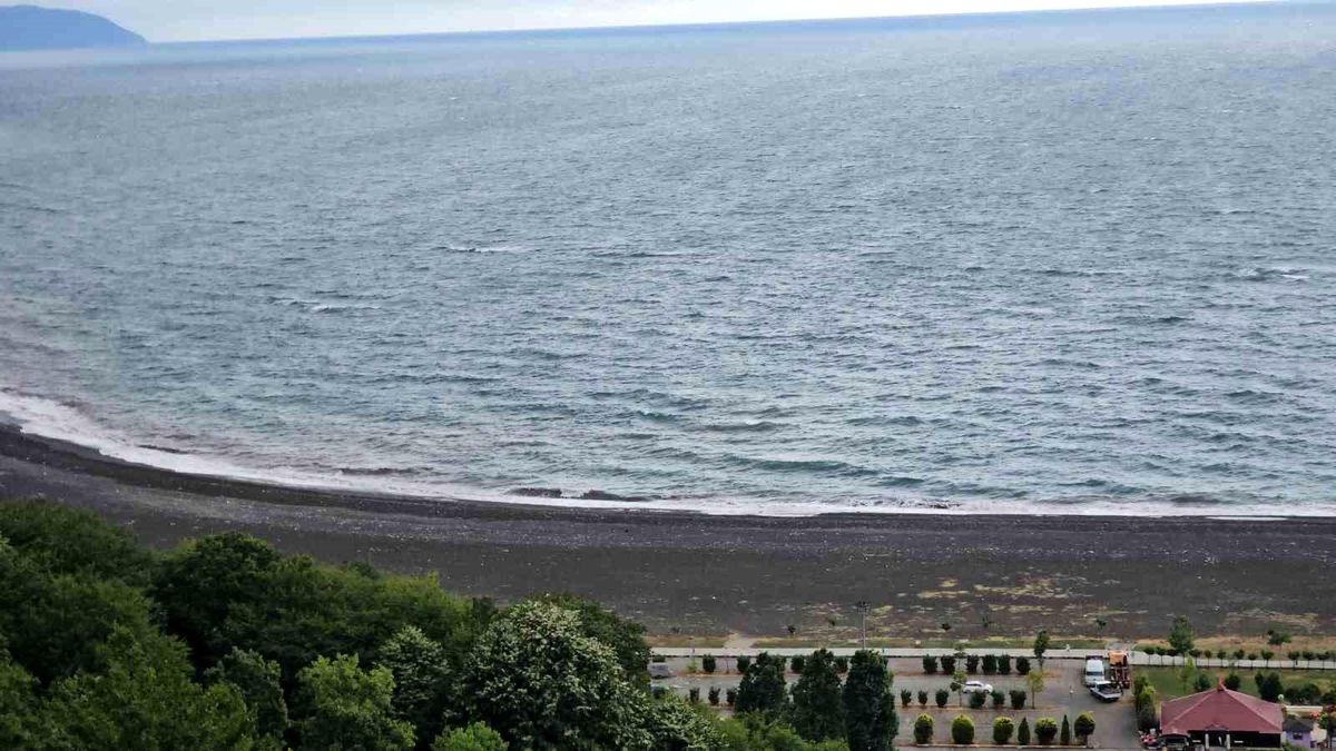 Zonguldak'ta sıcaklık 9 derece düştü, denize girişler yasaklandı