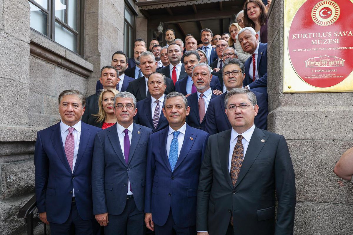 91 vekille ana muhalefet olan Yeni Parti'ye 10 milletvekilinin daha katılacağı iddia edildi