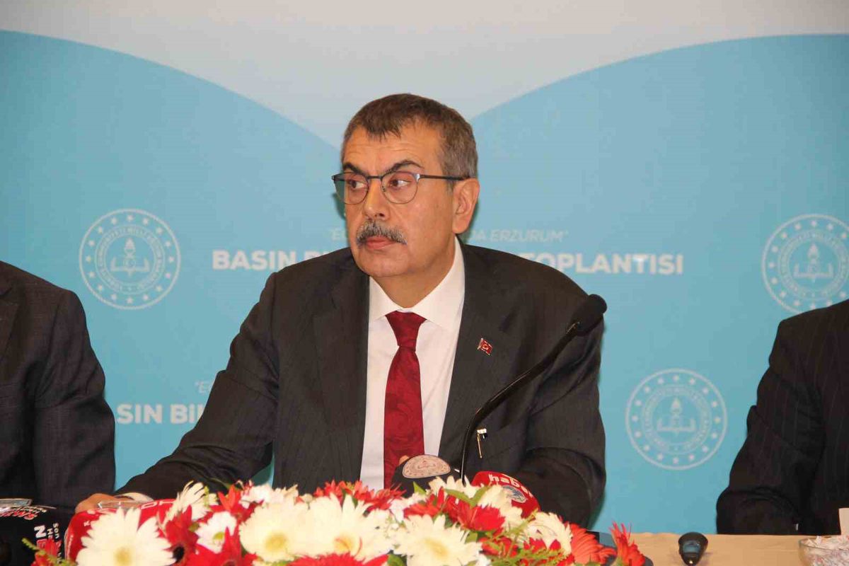 Bakan Tekin: Erzurum’a gastronomi okulu ve kış sporları lisesi geliyor