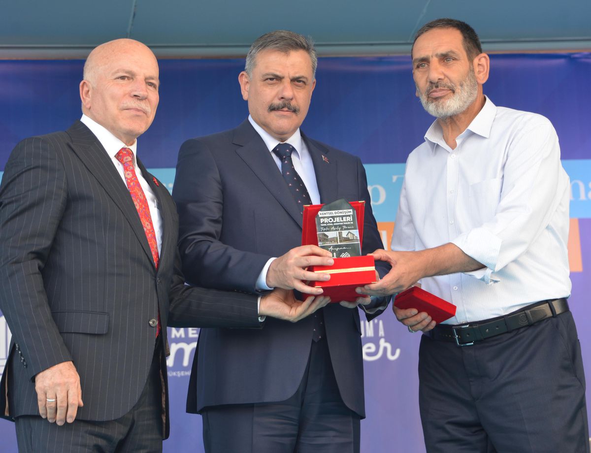 Erzurum'da Kentsel Dönüşüm: Anahtar Teslimi ve Temel Atma Töreni