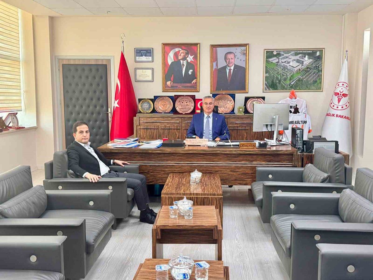 HAK-İŞ Diyarbakır Başkanı Mehmet Aküzüm, Sağlık Çalışanlarının Sorunlarını İl Sağlık Müdürüne İletti