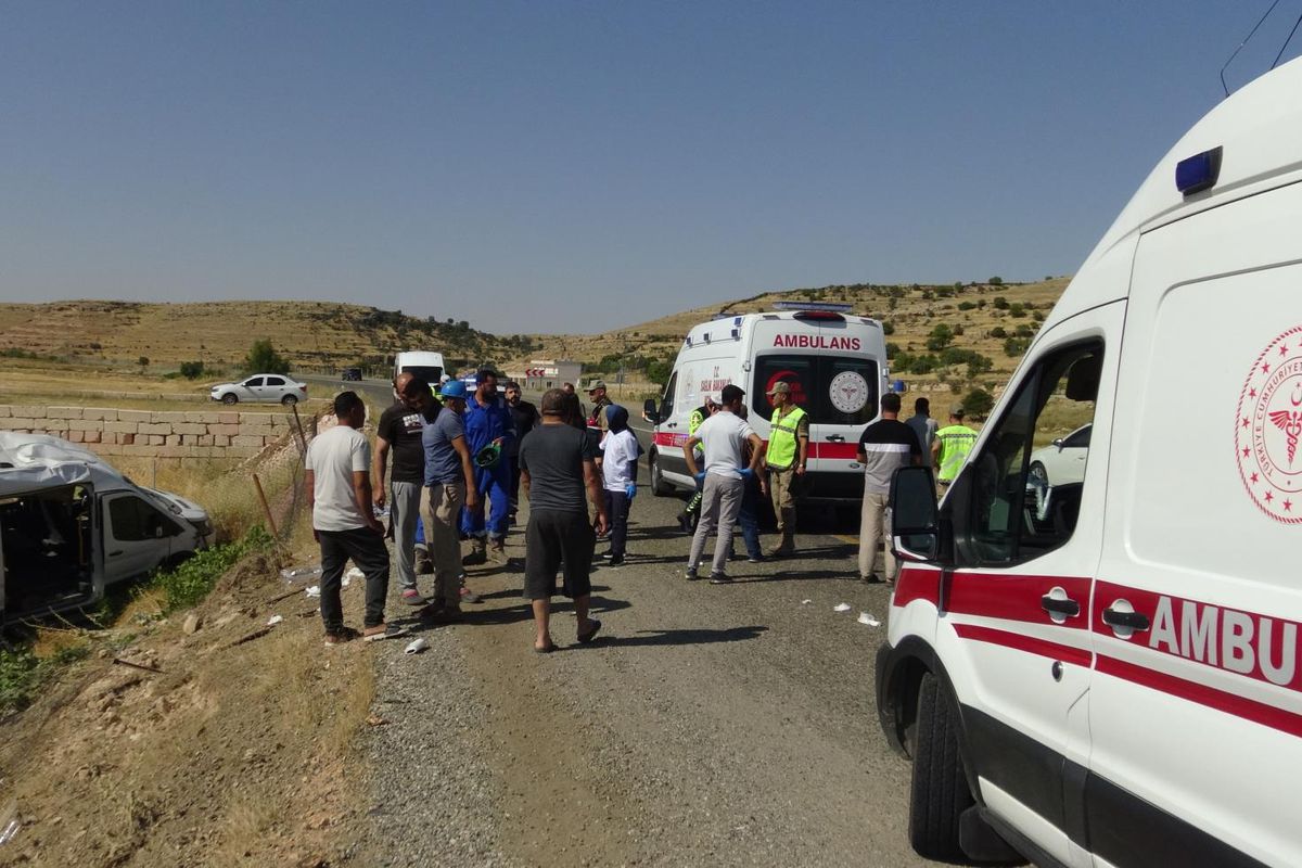 Gercüş'te feci kaza: Çok sayıda yaralı var