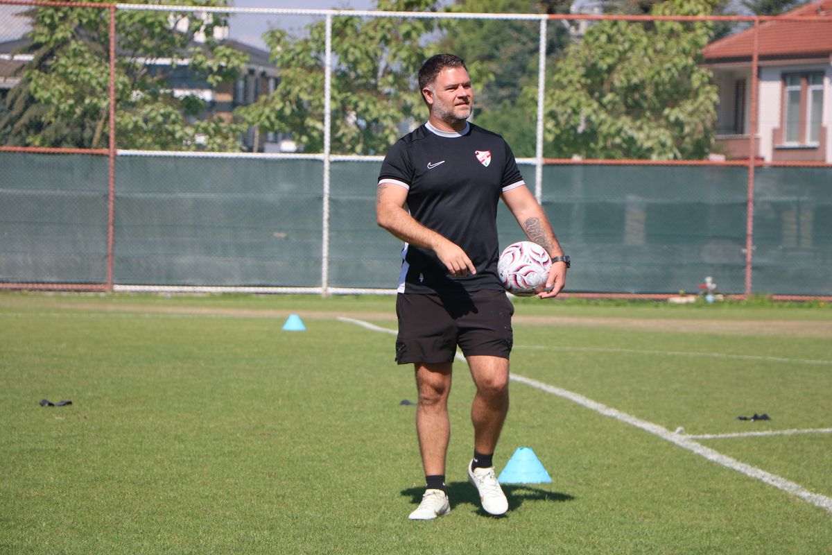 Boluspor'da Daniel Farrar ile yeni sezon hazırlıkları çift antrenmanla başladı