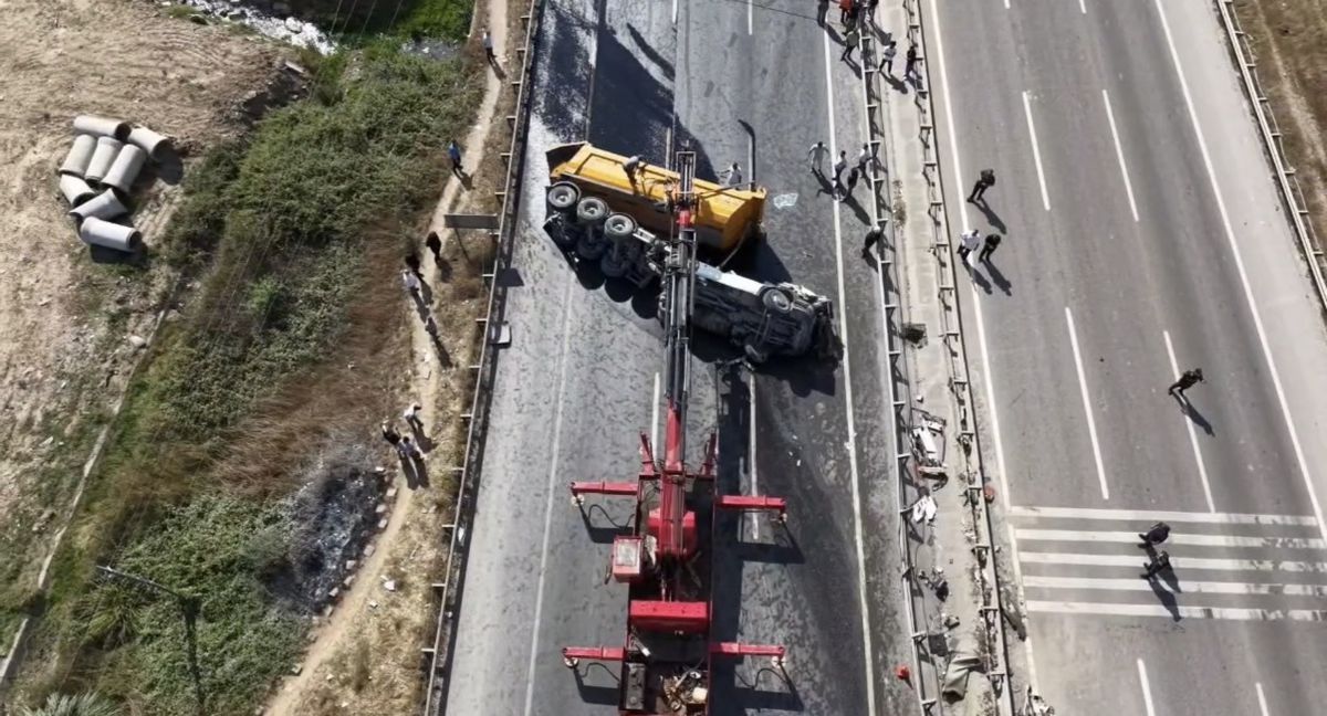 Çekmeköy'de Hafriyat Kamyonu Takla Attı: Şoför Ağır Yaralı