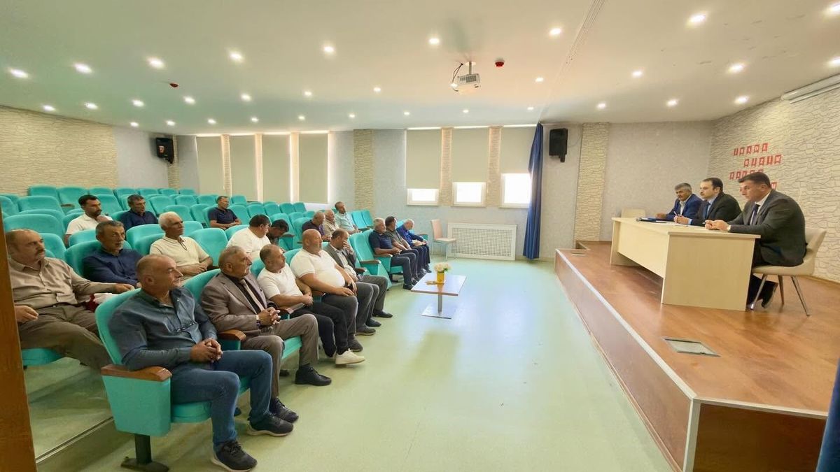 Demirözü Kaymakamı Muhtarlarla Bir Araya Geldi