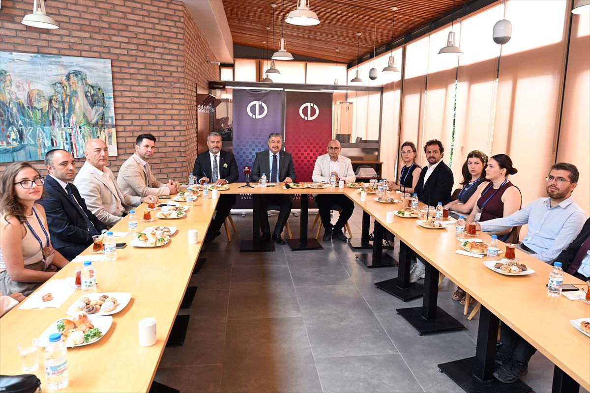 Uluslararası Türkoloji Öğrencileri Eskişehir Valisi ile Buluştu