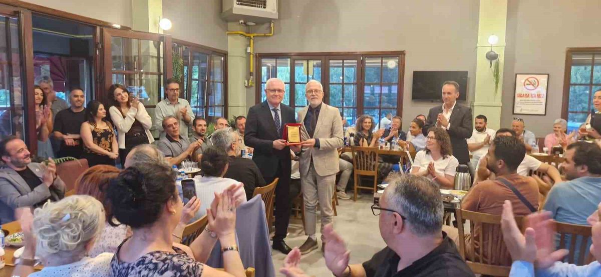 Eskişehir İl Sağlık Müdürlüğü'nde Ömer Faruk Üresin'e Veda Yemeği