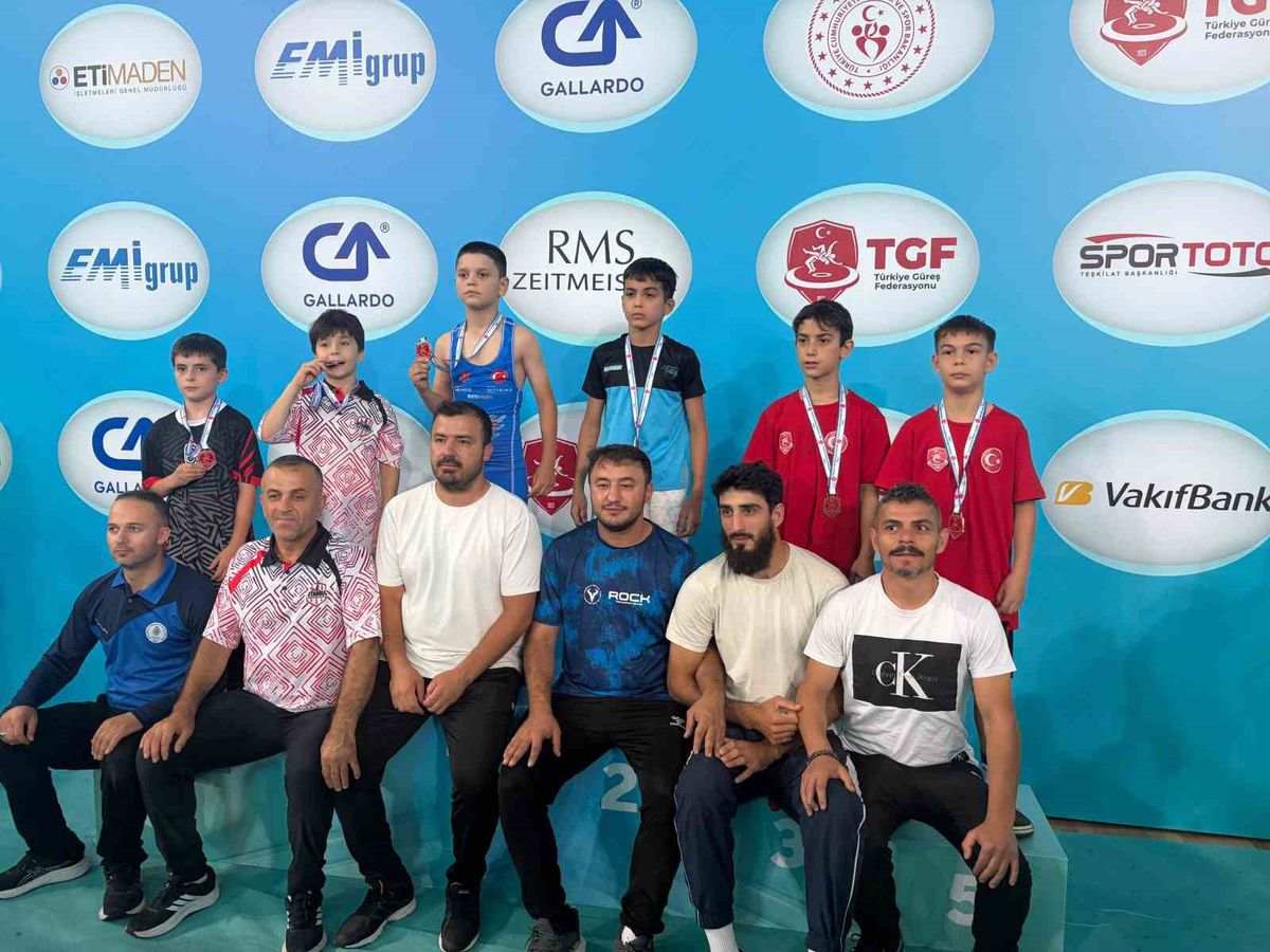 Minik Güreşçi Ahmet Efe Aykol’dan Türkiye 5’inciliği