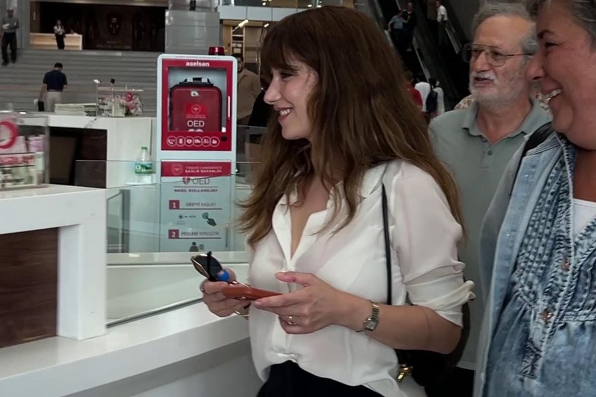 Hazal Kaya ifade için adliyede: Mutlu halleri dikkat çekti
