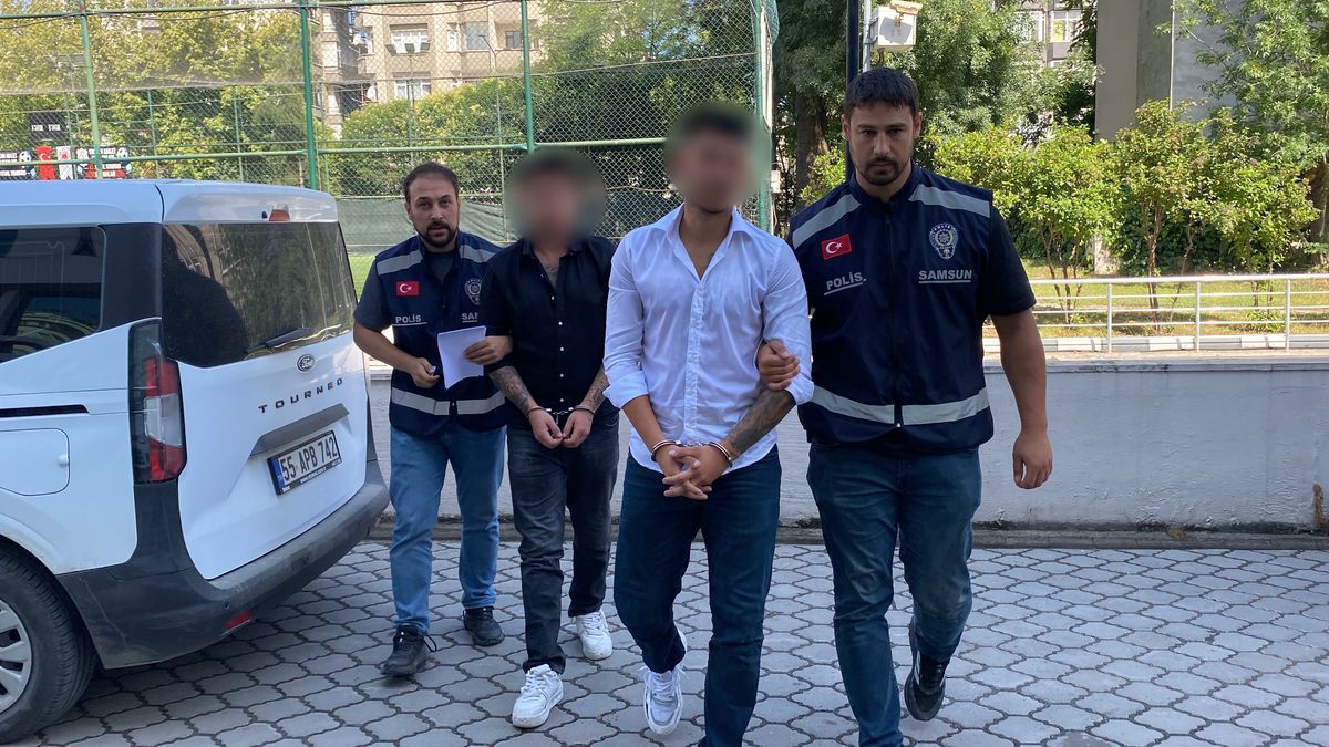 Samsun'da silahlı yaralama olayı sonrası polis ekiplerinin inceleme yapması.