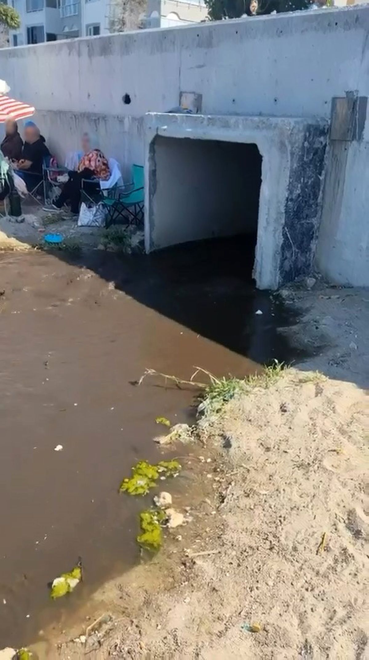 Mudanya'da kanalizasyon denize akıtıldı